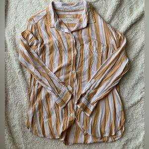 American Eagle Button Up